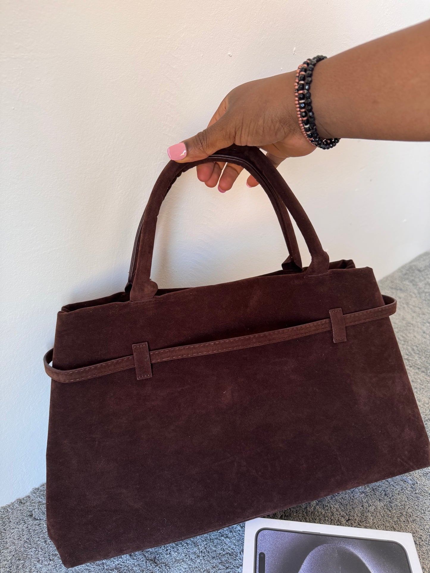 Sac LÉNA – Le fourre-tout ceinturé en daim