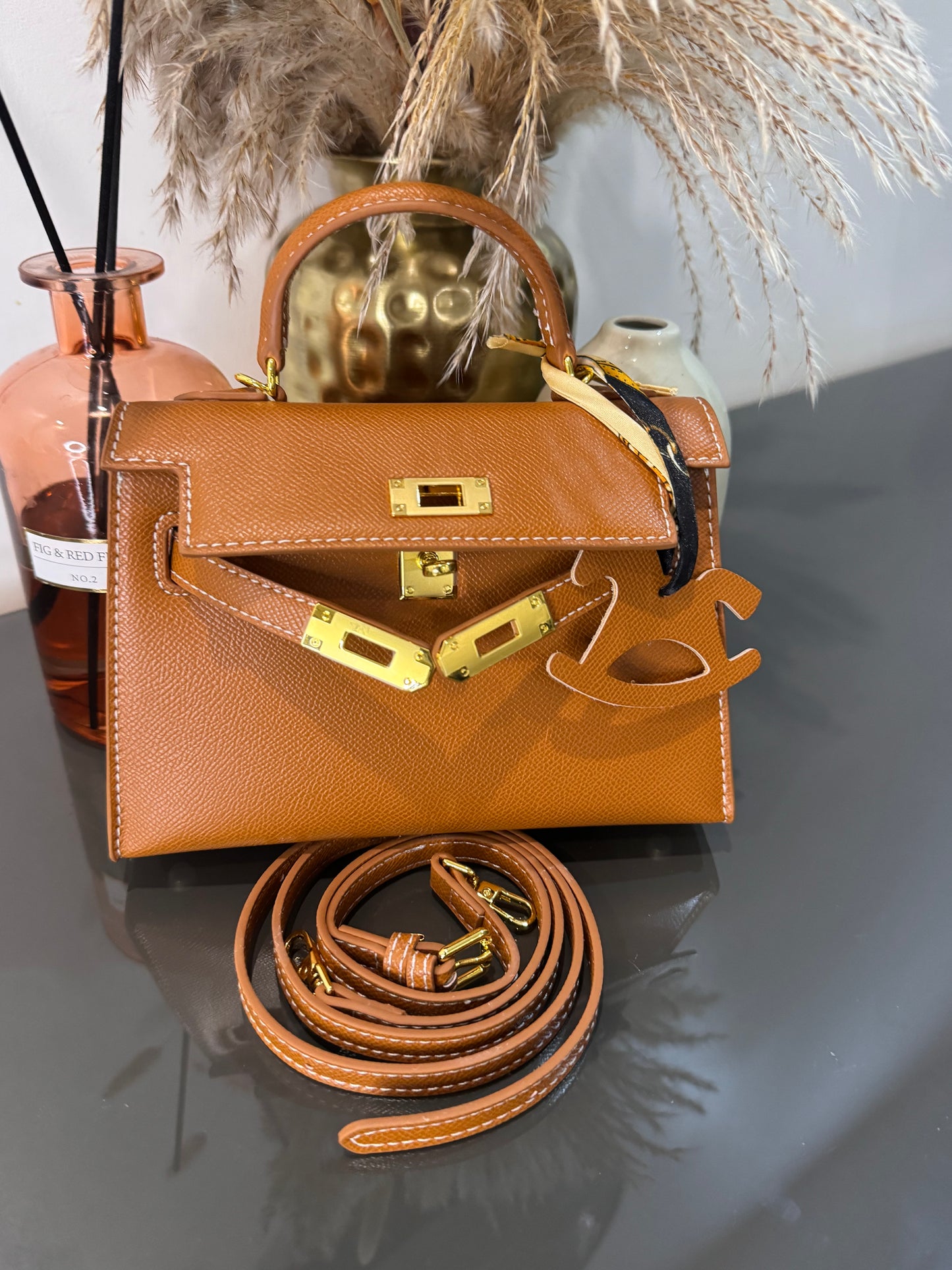 Sac modèle Keny 19 cm – Cuir véritable finition doré