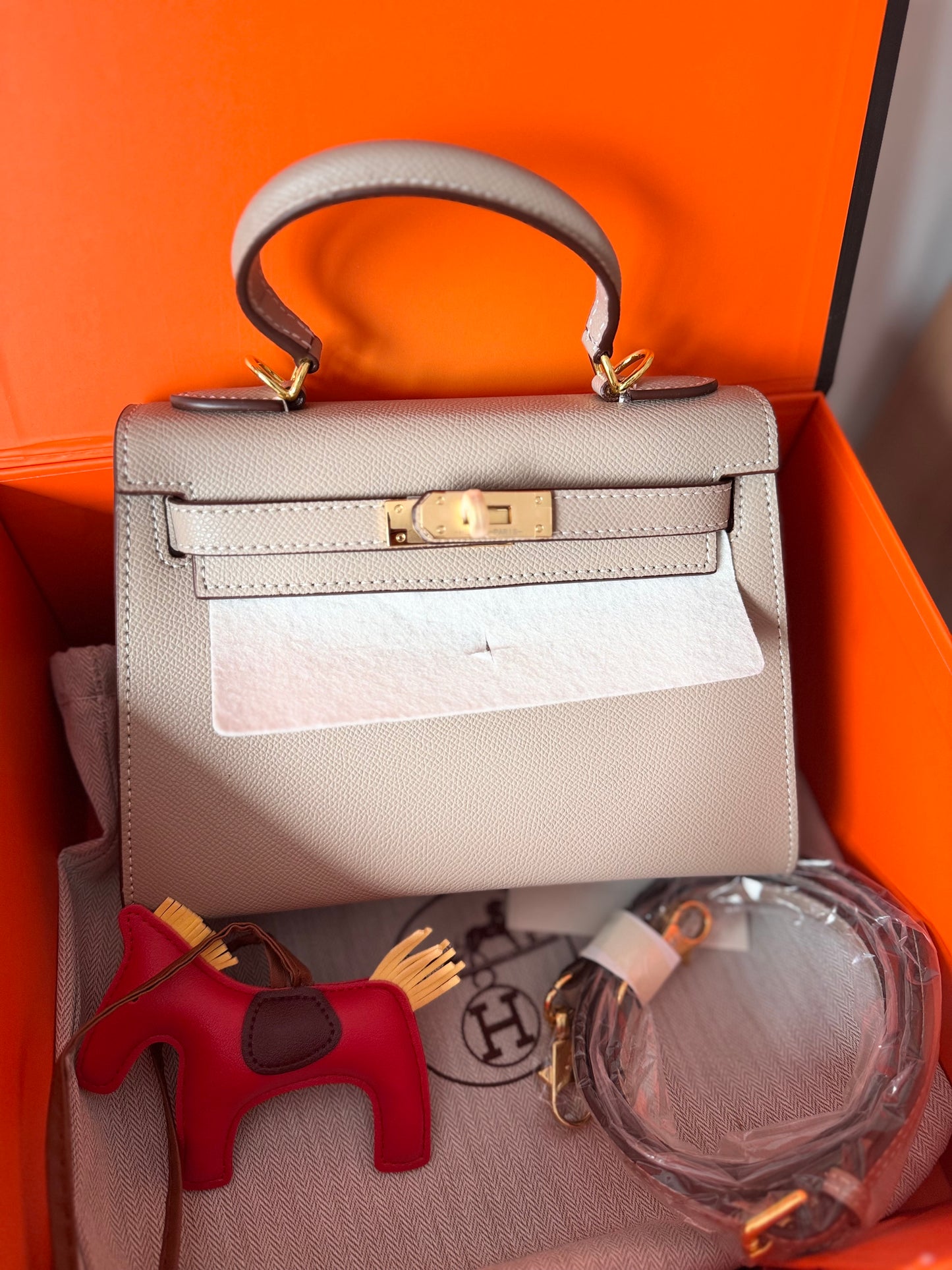 Sac modèle Keny 22 cm – Cuir véritable finition doré ( Premium)