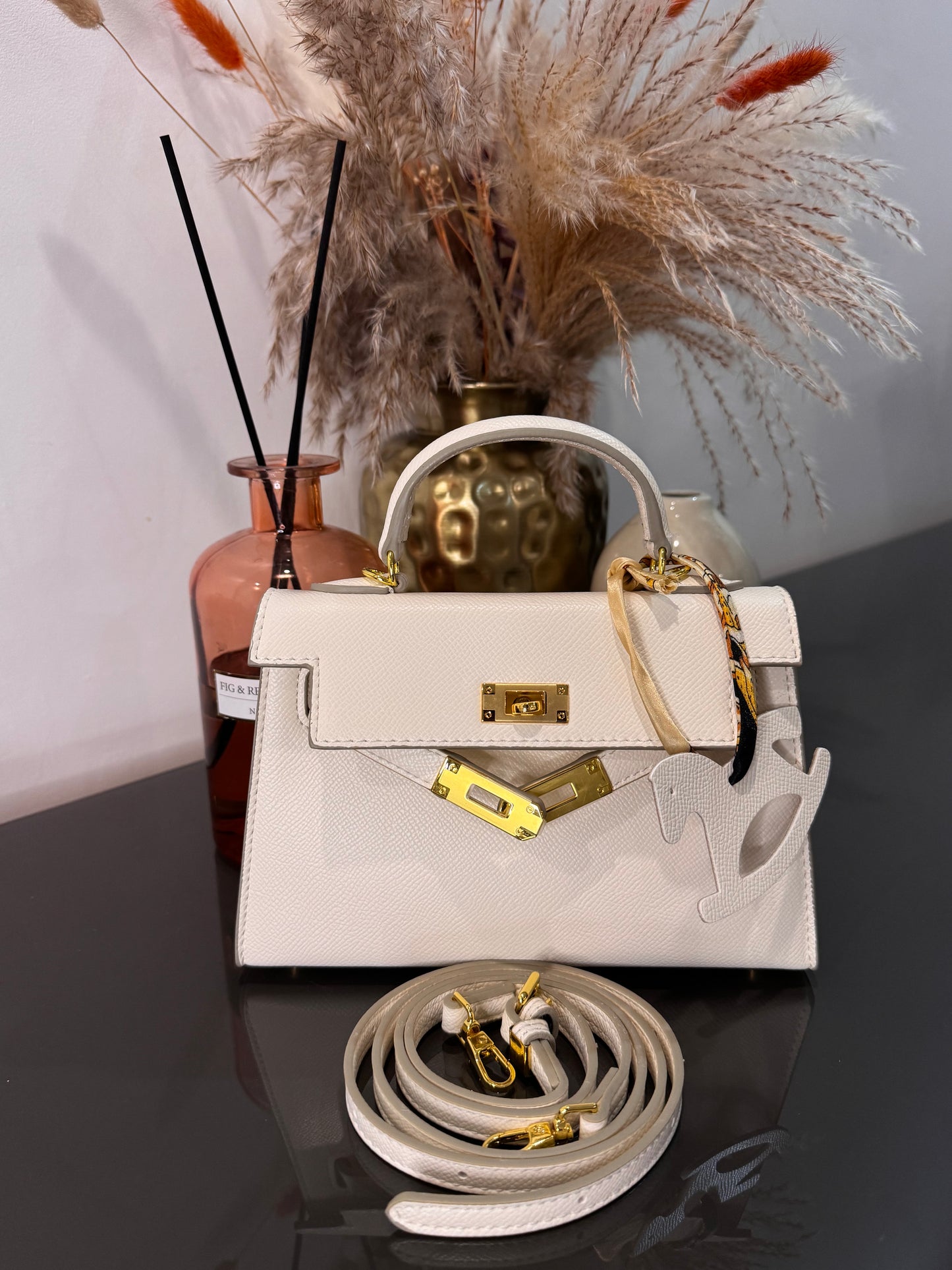 Sac modèle Keny 19 cm – Cuir véritable finition doré