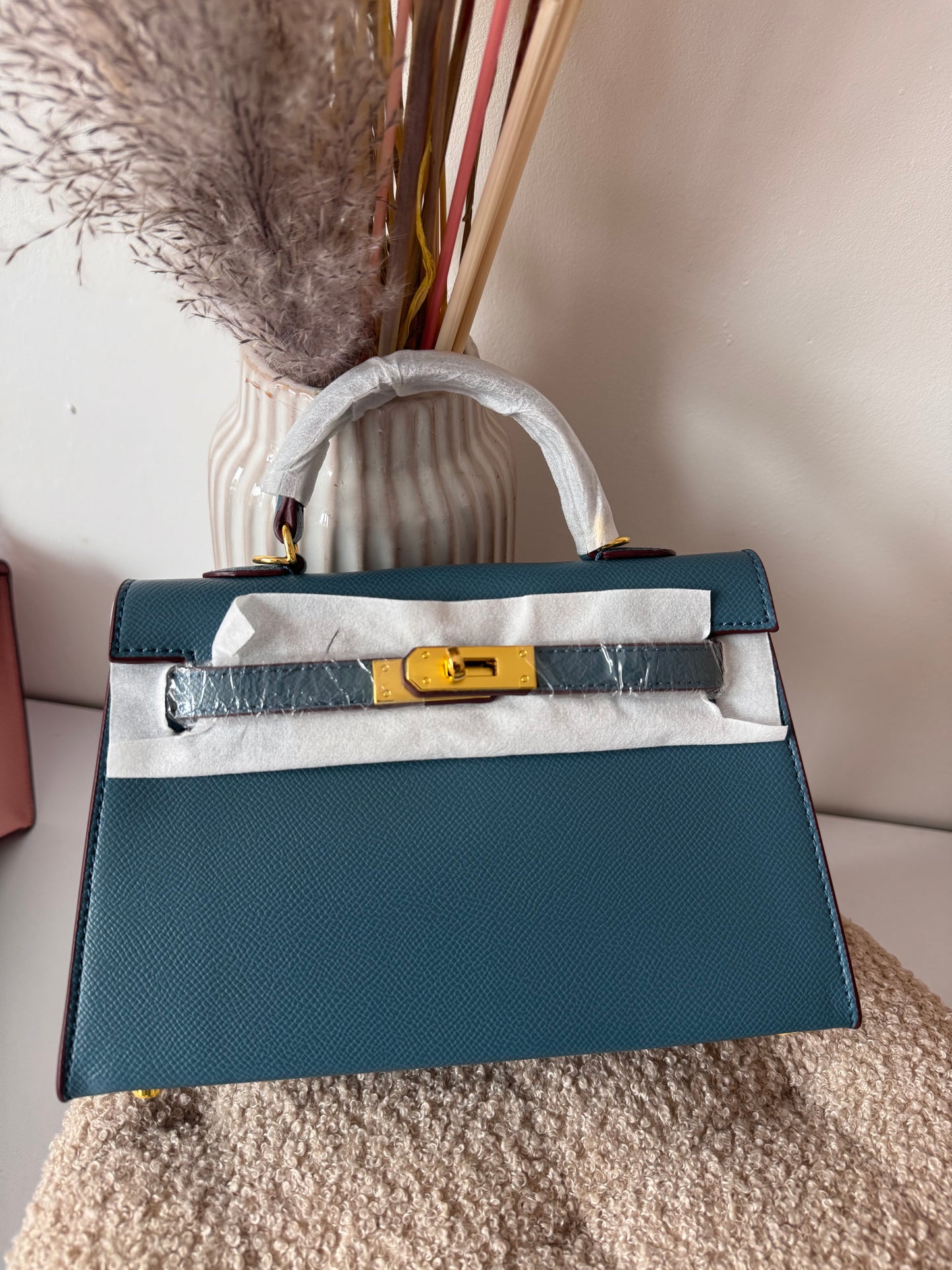 Sac modèle Keny 22 cm – Cuir véritable finition doré