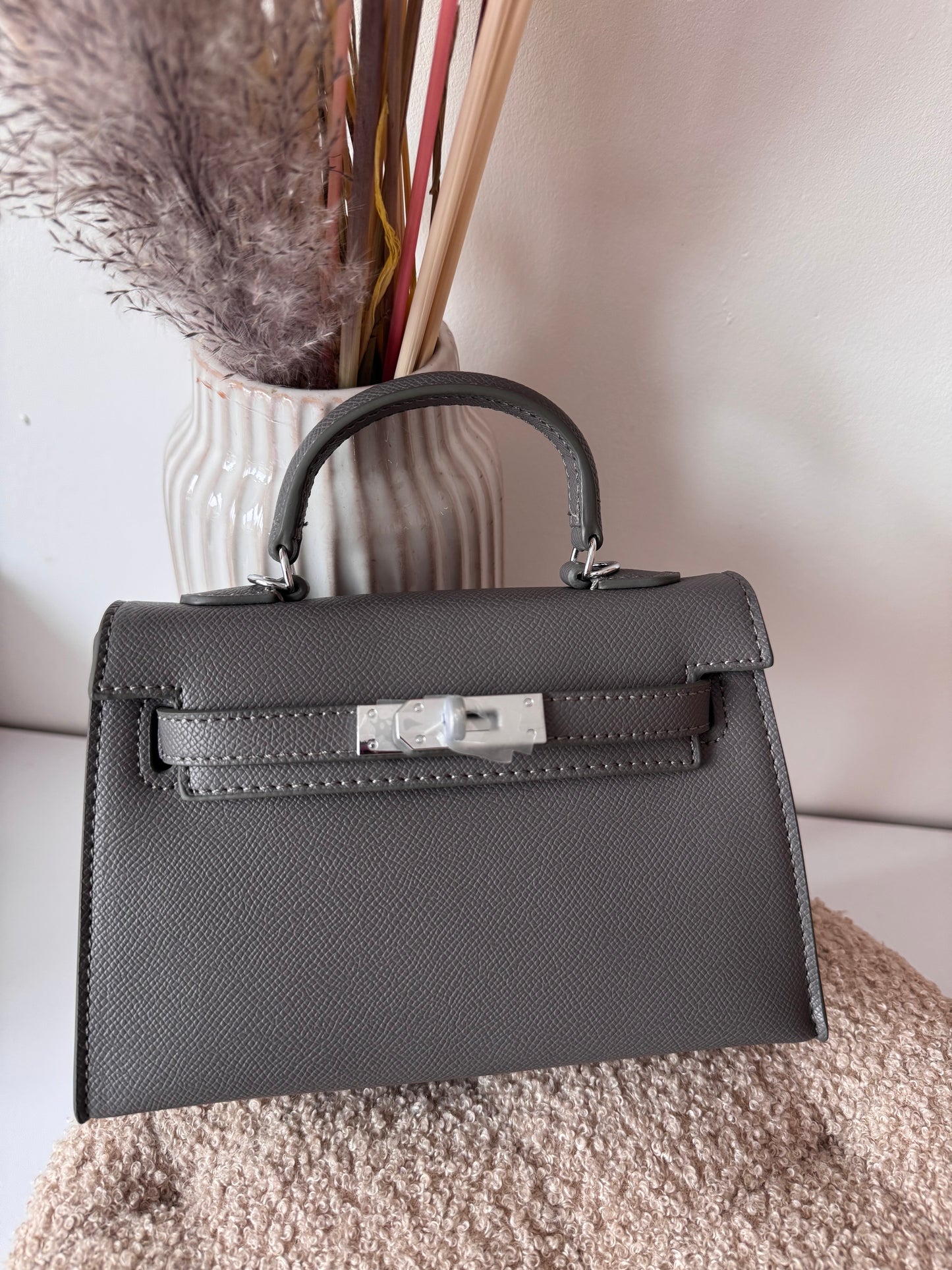 Sac modèle Keny 22 cm – Cuir véritable finition doré